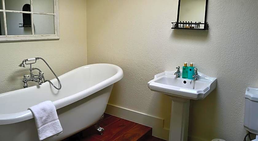 The Nest Hotel and Restaurant