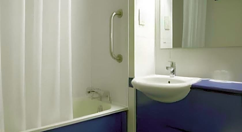 Travelodge Cardiff Central