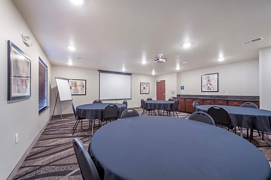 Cobblestone Inn & Suites - Holdrege