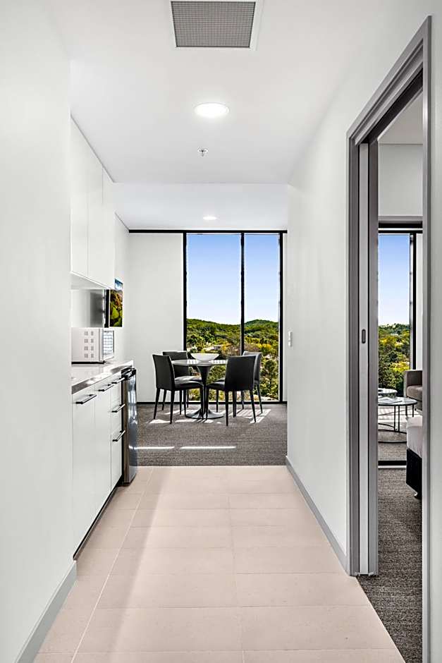 Essence Suites Taringa