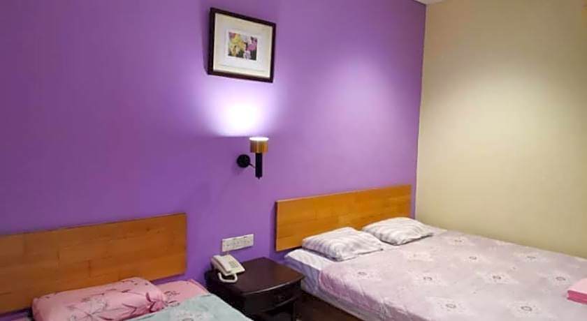 PAVILION INN HOTEL LUMUT