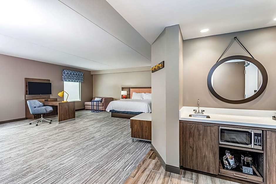 Hampton Inn & Suites Kittery-Portsmouth