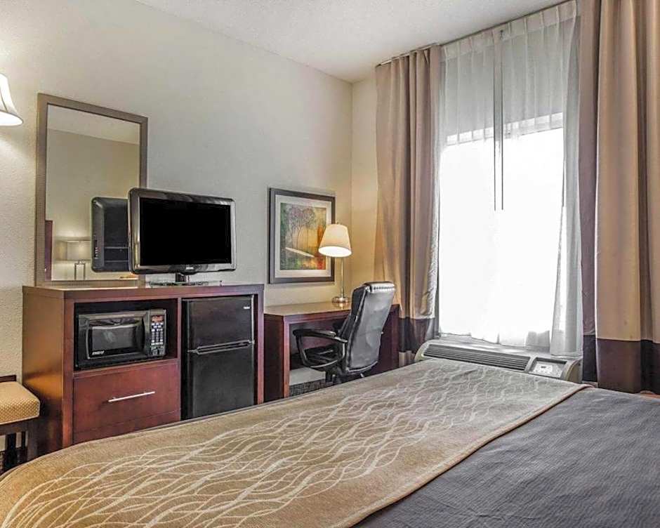 Comfort Inn & Suites