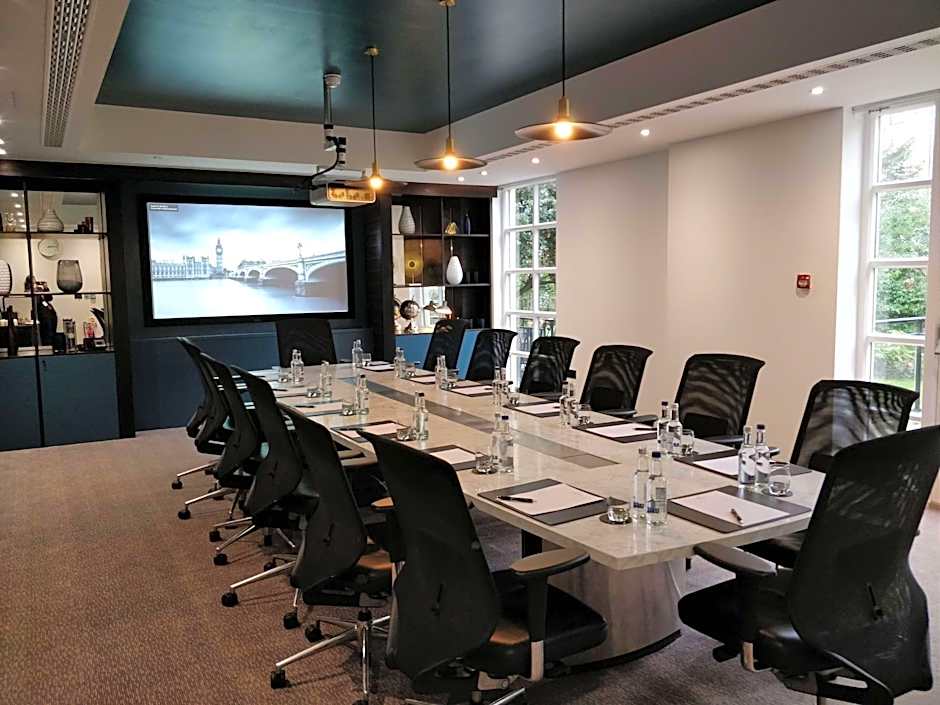 DoubleTree by Hilton London Kensington