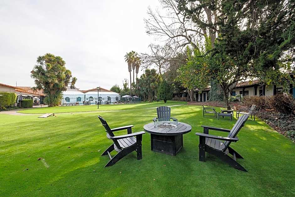Inn Marin and Suites, an Ascend Collection Hotel