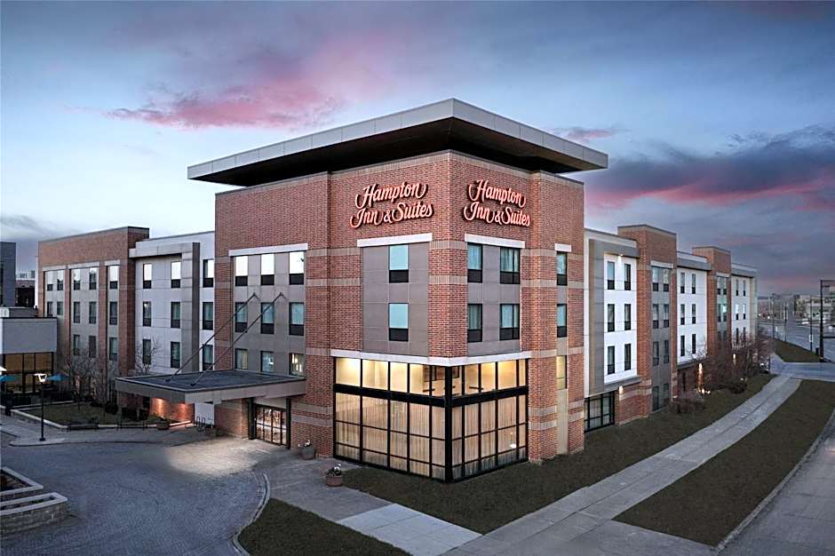 Hampton Inn By Hilton And Suites Omaha Downtown