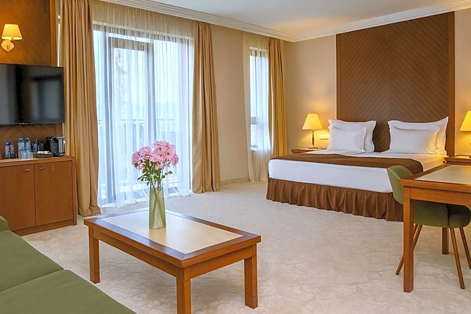 Maxi Park Hotel & Spa