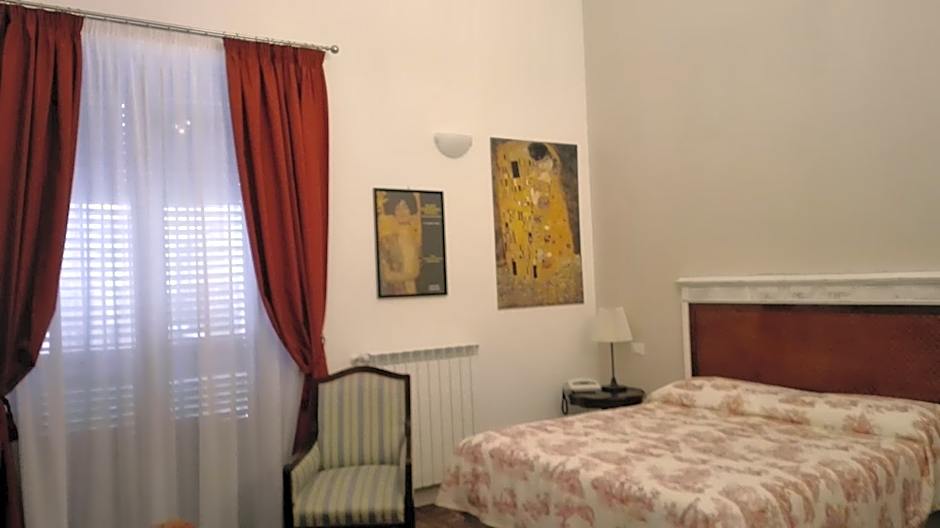 Demetra Rooms