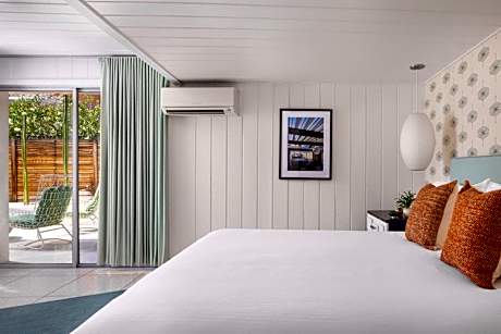 Deluxe King Suite
