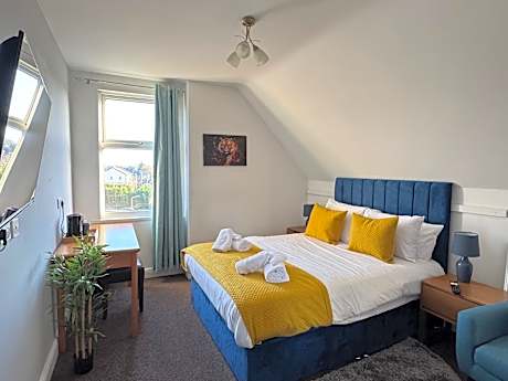 The Linden Leaf Rooms