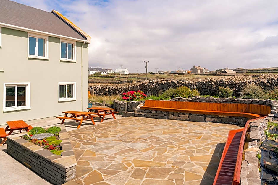 Aran Walkers Lodge