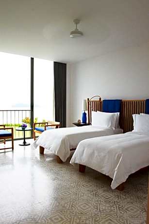 Bay Room Twin