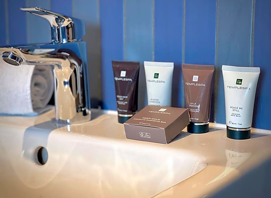 Hex Wildlife Hotel at Yorkshire Wildlife Park