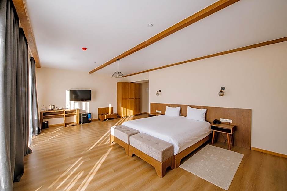 Foto 1 dari 7 — Junior Suite, Annex Building