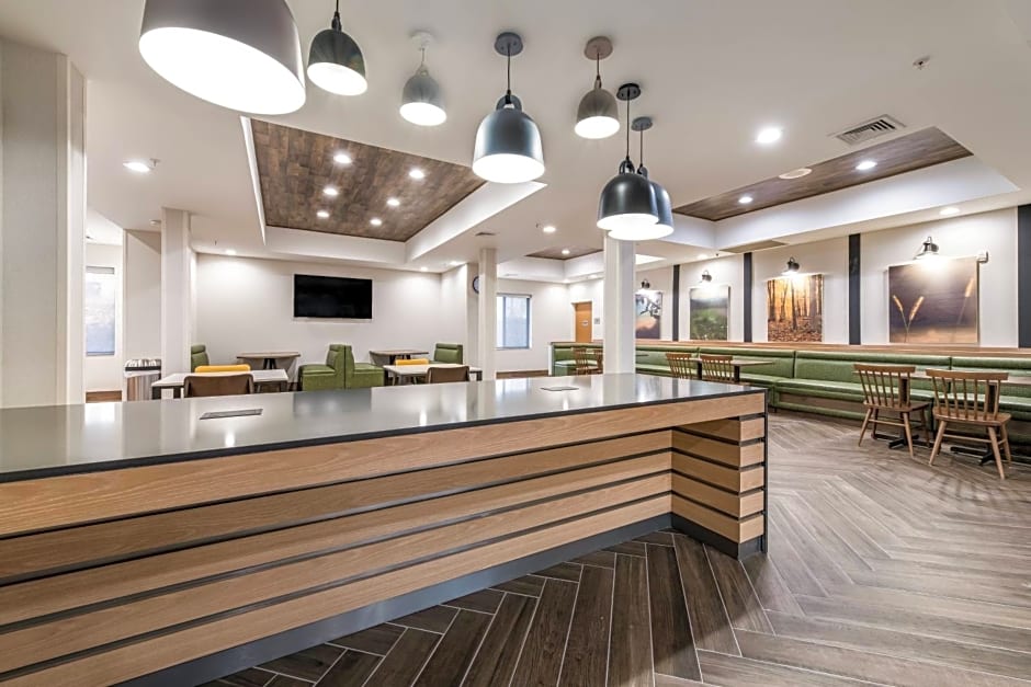 Fairfield by Marriott Inn & Suites Greensboro Coliseum Area