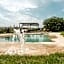 Hlosi Game Lodge - Amakhala Game Reserve