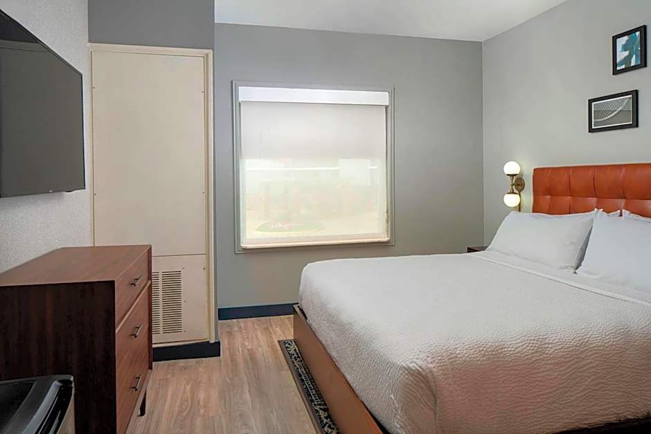 Four Points by Sheraton Dallas Arlington Entertainment District