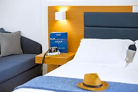 Triple Room with Sea View