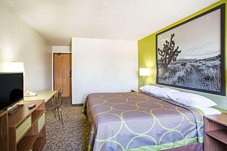 Queen Room - Disability Access/Non-Smoking