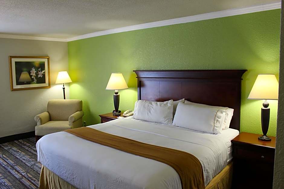 Wyndham Garden Summerville