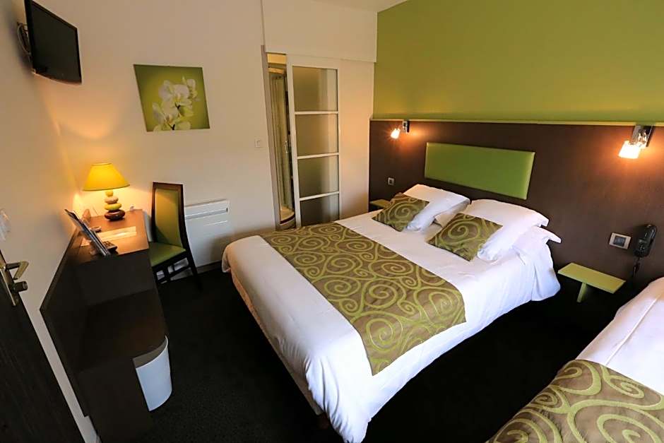 Photo 1 of 5 of Triple Room