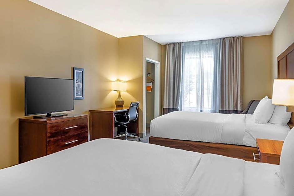 Comfort Inn & Suites At CrossPlex Village