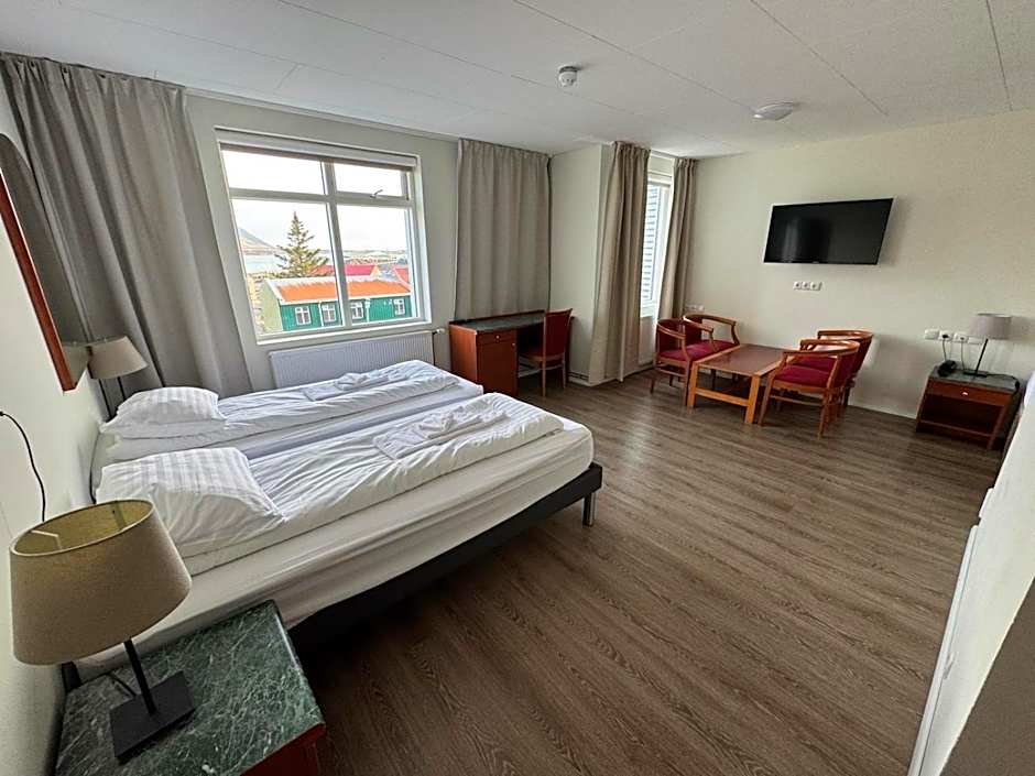 Foto 1 di 6 di Triple Room with Private Bathroom