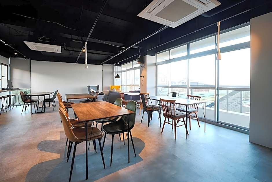 J-Hoppers Lake Biwa Guesthouse