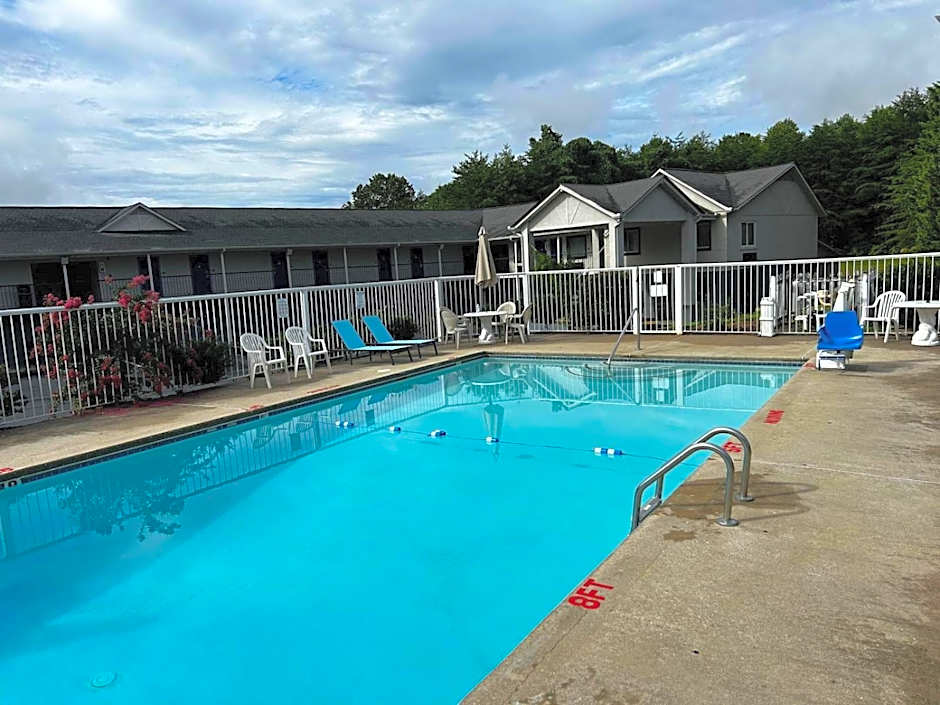Days Inn by Wyndham Dahlonega University Area
