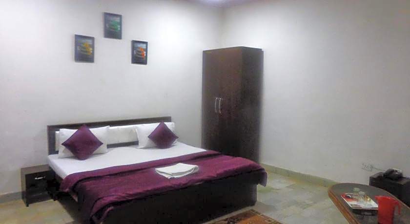 Hotel Maharana Palace