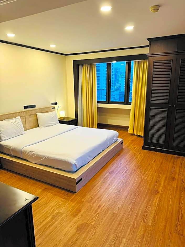 Omni Tower Nana Bangkok - Serviced Apartment on Sukhumvit Soi 4