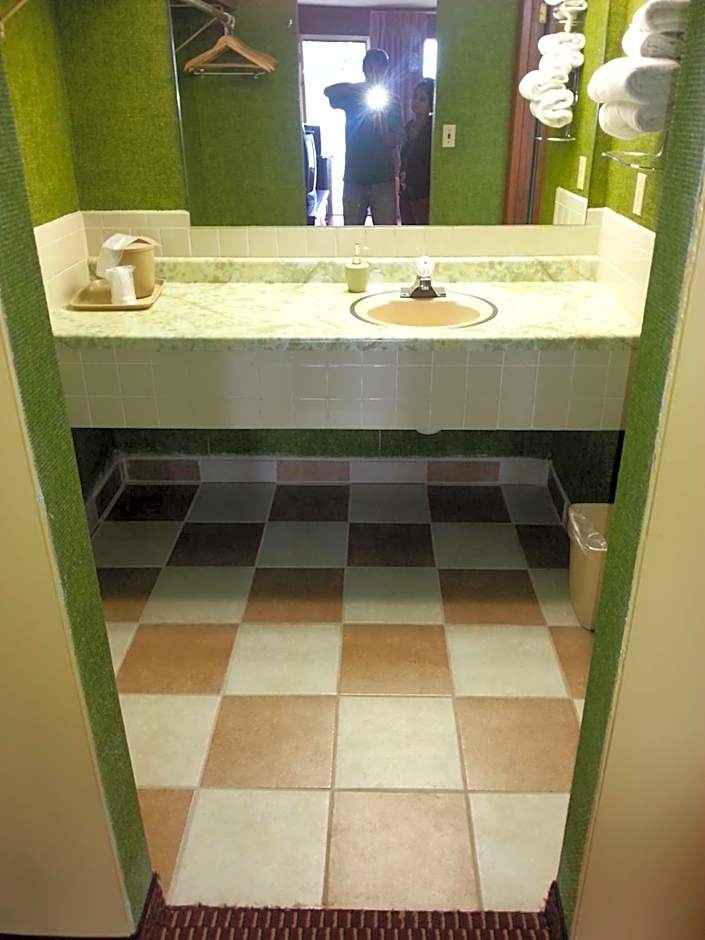 Gray Plaza Motel West Frankfort