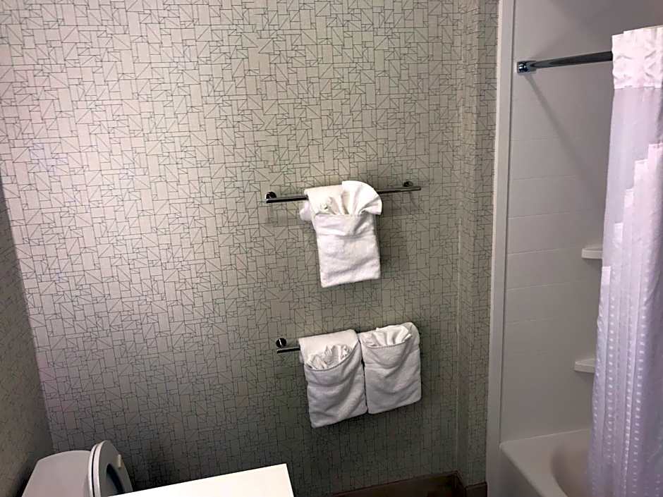 Holiday Inn Express & Suites Pittsburgh - Monroeville By IHG