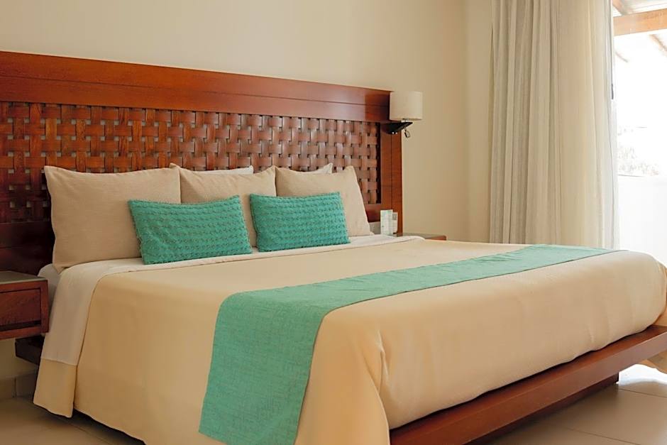Photo 1 of 8 of 1 King Bed, Terrace