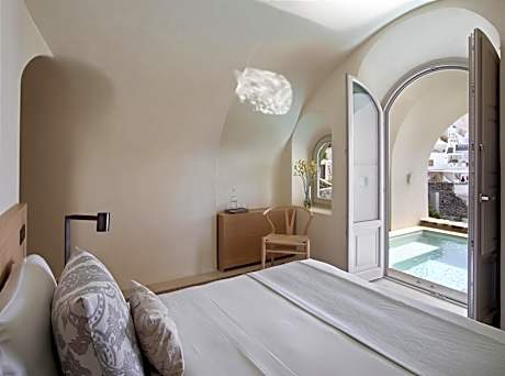 Terra Suite with Private Plunge Pool and Caldera View