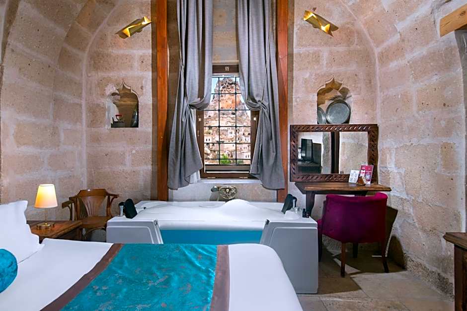 Cappa Via Cave Hotel