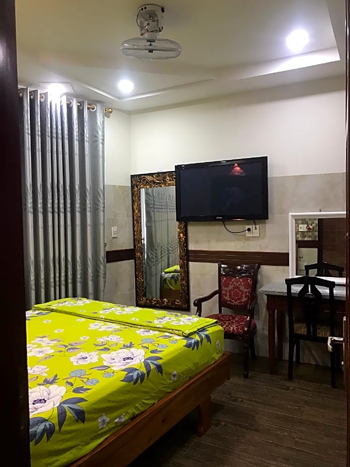 RedDoorz Hoang Thanh Thuy 4 near An Suong