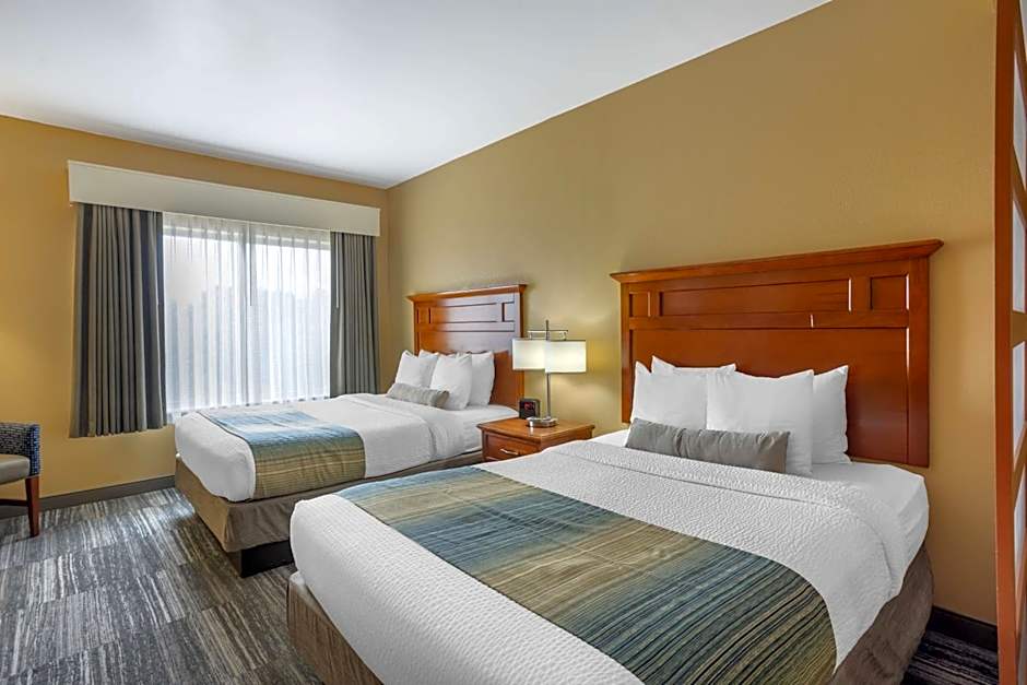 Best Western Plus University Park Inn & Suites
