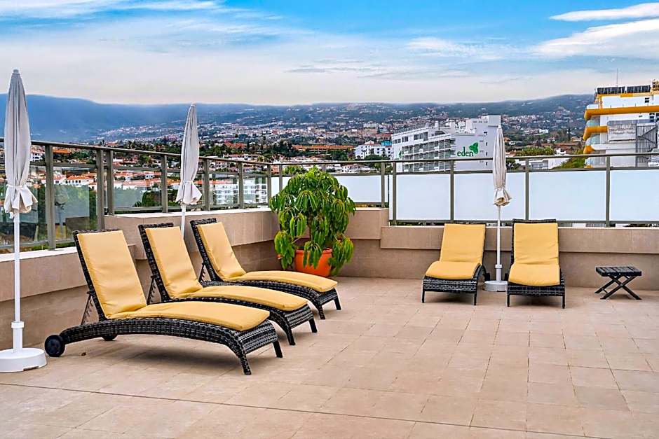 Elisium Resort & Apartamentos