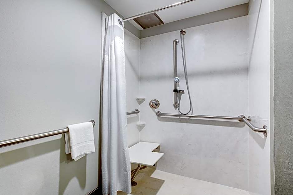 Holiday Inn Hotel & Suites Lafayette North By IHG