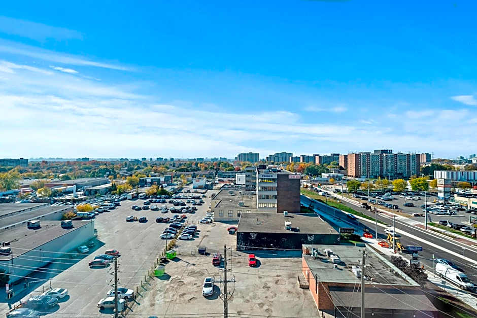 Bright Suites Finch West steps to Metro by hotel DUKE