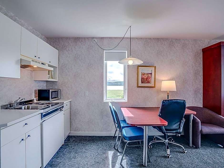 Quality Suites Ste Anne De Beaupre