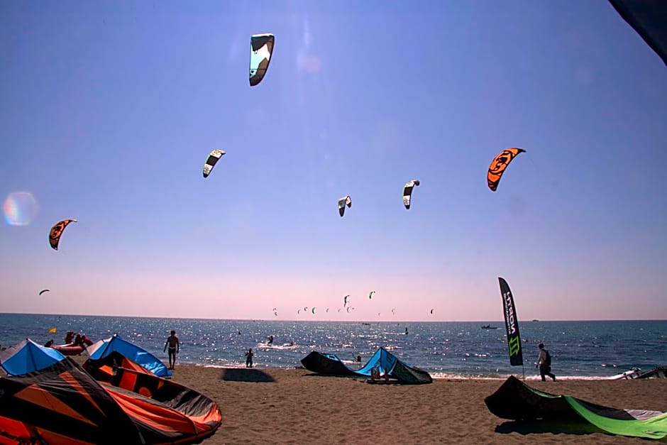 Avantis Suites Hotel