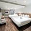 Colonial Hotel & Suites