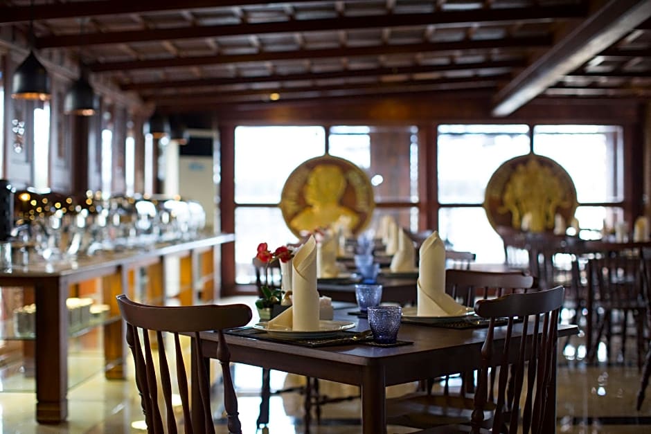 True Siam Rangnam Hotel