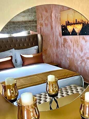 Deluxe Suite with Spa Bath