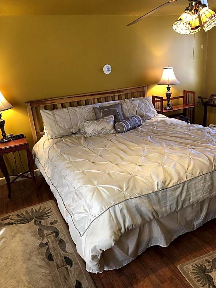 Red Elephant Inn Bed And Breakfast