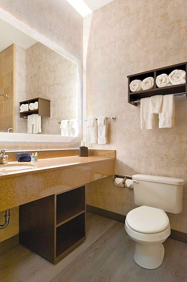 Clubhouse Hotel and Suites - Sioux Falls