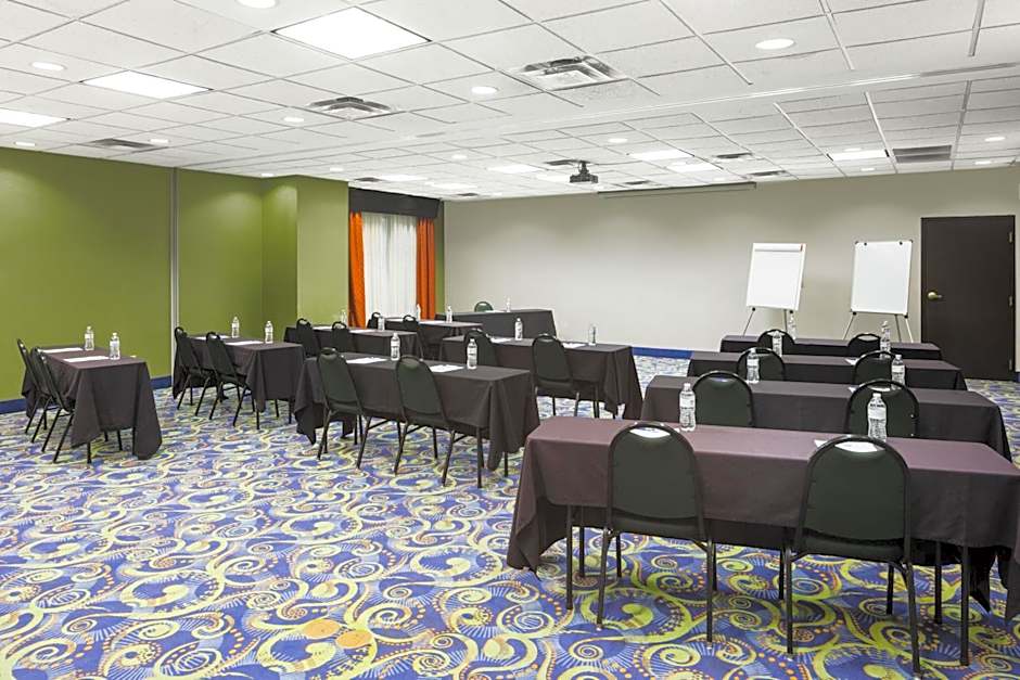Holiday Inn Express and Suites Atlanta NE - Duluth By IHG
