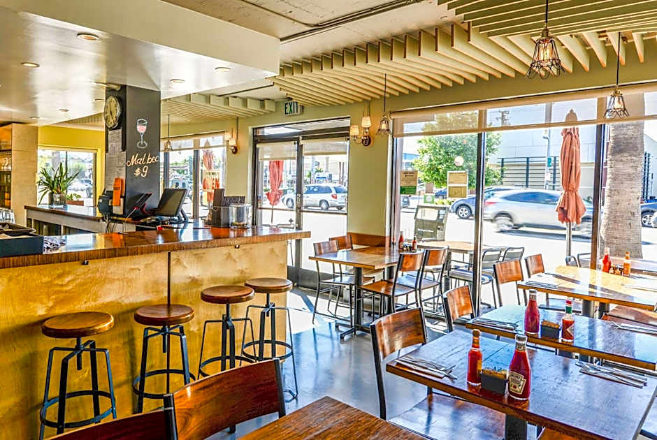 Travelodge by Wyndham Culver City